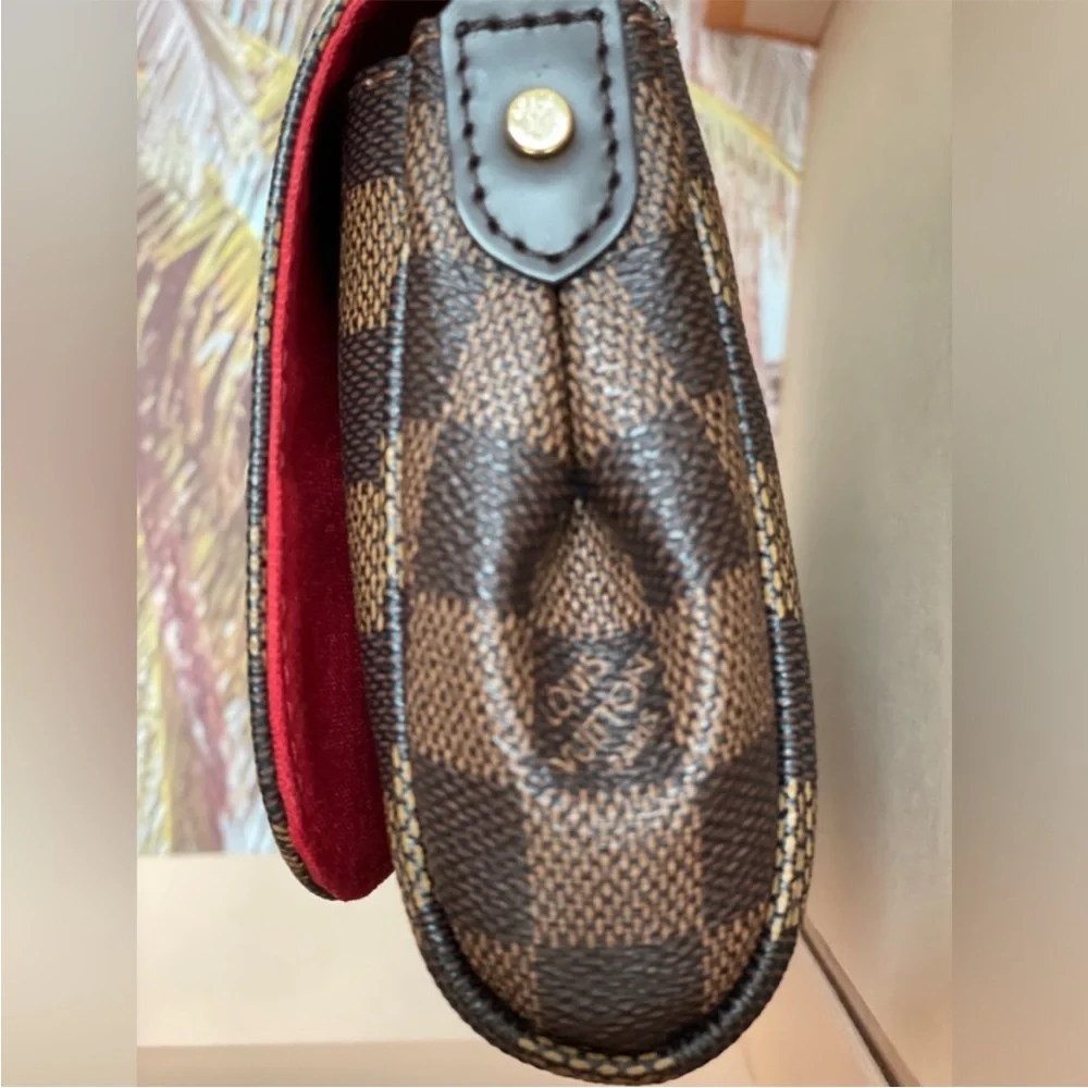 LOUIS VUITTON FAVORITE